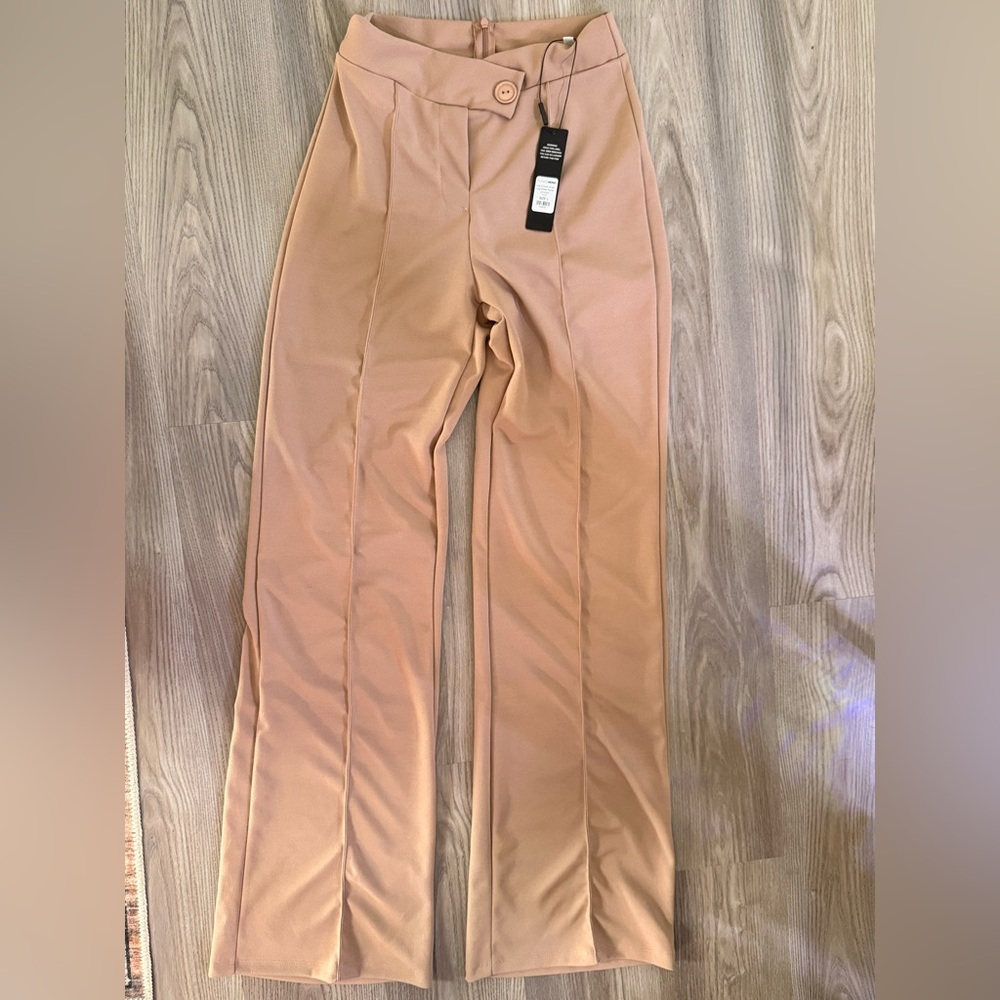 Fashion Nova pleated beige/tan Pants